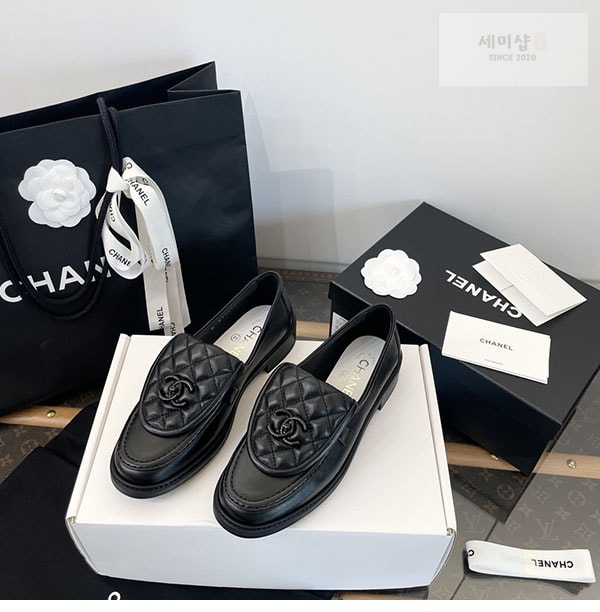 C H A N E L 샤넬 cc로고 턴락 퀼팅 모카신 로퍼 신발 15번 이미지