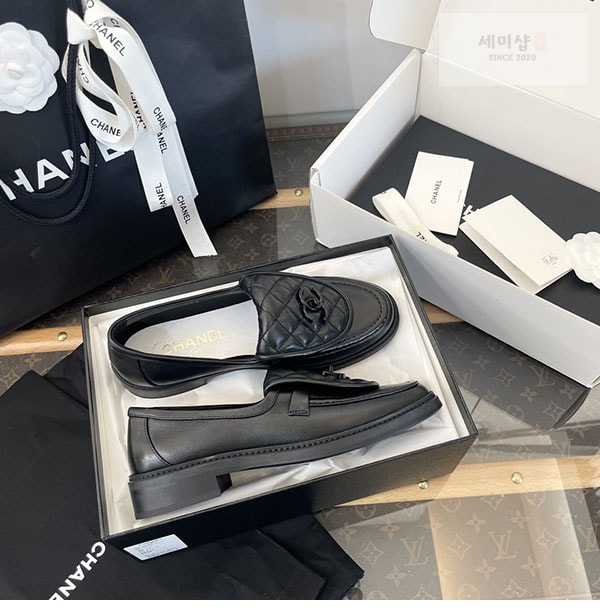 C H A N E L 샤넬 cc로고 턴락 퀼팅 모카신 로퍼 신발 11번 이미지