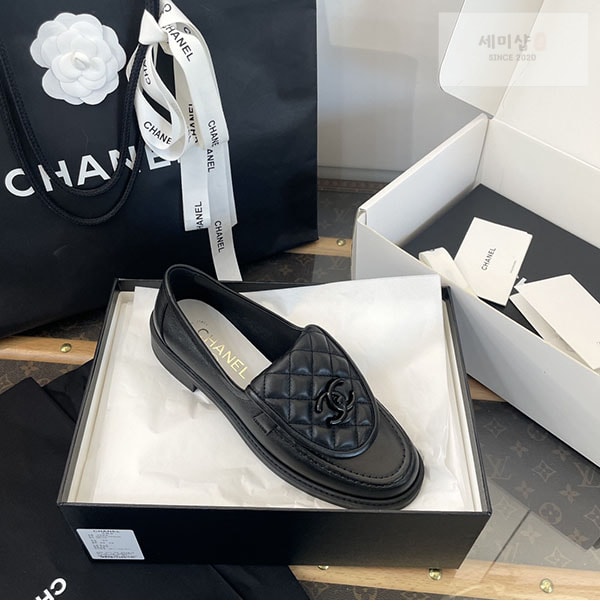 C H A N E L 샤넬 cc로고 턴락 퀼팅 모카신 로퍼 신발 12번 이미지
