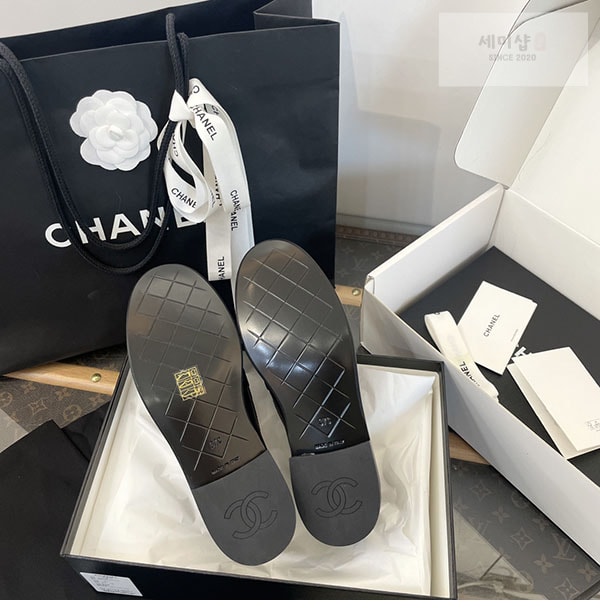 C H A N E L 샤넬 cc로고 턴락 퀼팅 모카신 로퍼 신발 14번 이미지