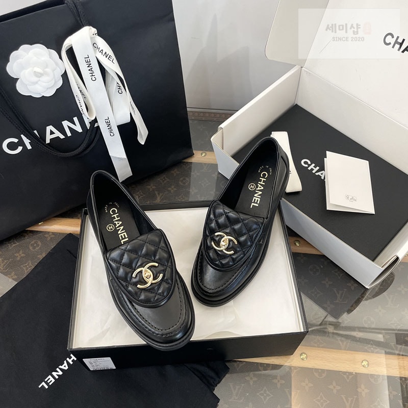 C H A N E L 샤넬 cc로고 턴락 퀼팅 모카신 로퍼 신발 20번 이미지