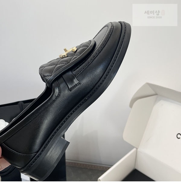C H A N E L 샤넬 cc로고 턴락 퀼팅 모카신 로퍼 신발 1번 이미지