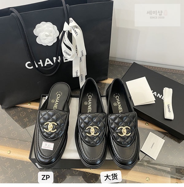 C H A N E L 샤넬 cc로고 턴락 퀼팅 모카신 로퍼 신발 11번 이미지