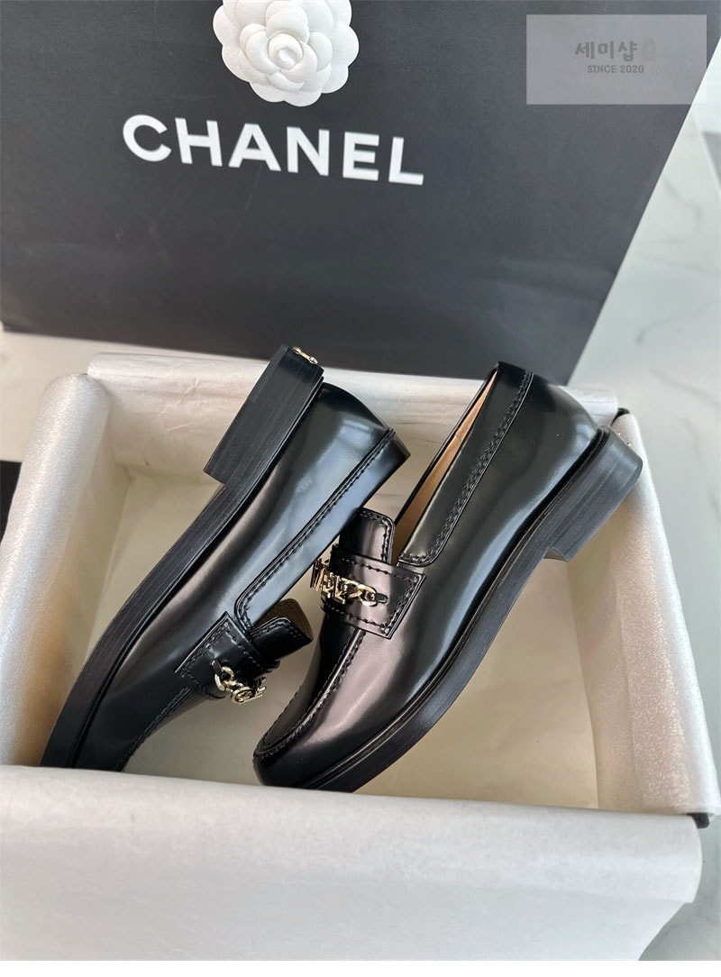 C H A N E L 샤넬 cc 로고 체인 모카신 로퍼 신발 8번 이미지
