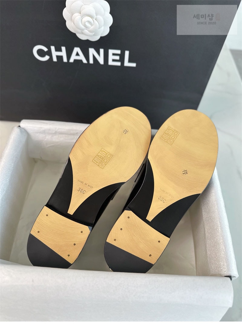 C H A N E L 샤넬 cc 로고 체인 모카신 로퍼 신발 10번 이미지