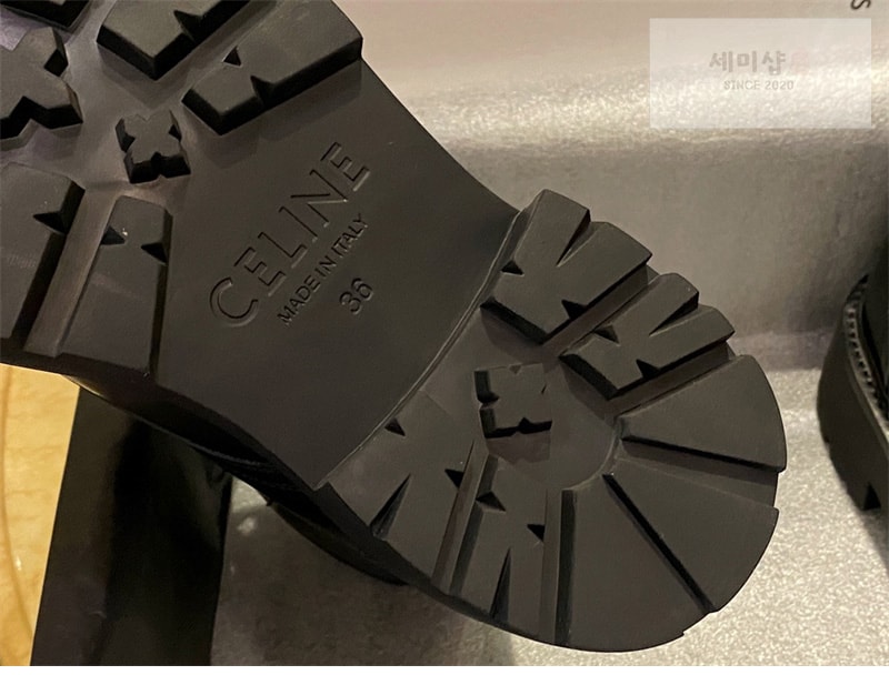 셀린느 셀린느 벌키 레이스업 부츠 샤이니 불스킨 블랙 신발 21번 이미지