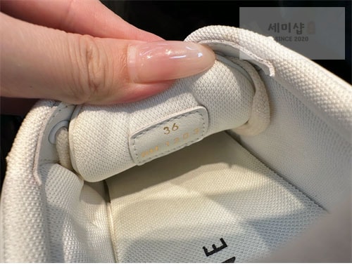 C E L I N E 셀린느 카프스킨 조거 트리오페 스니커즈 신발 21번 이미지