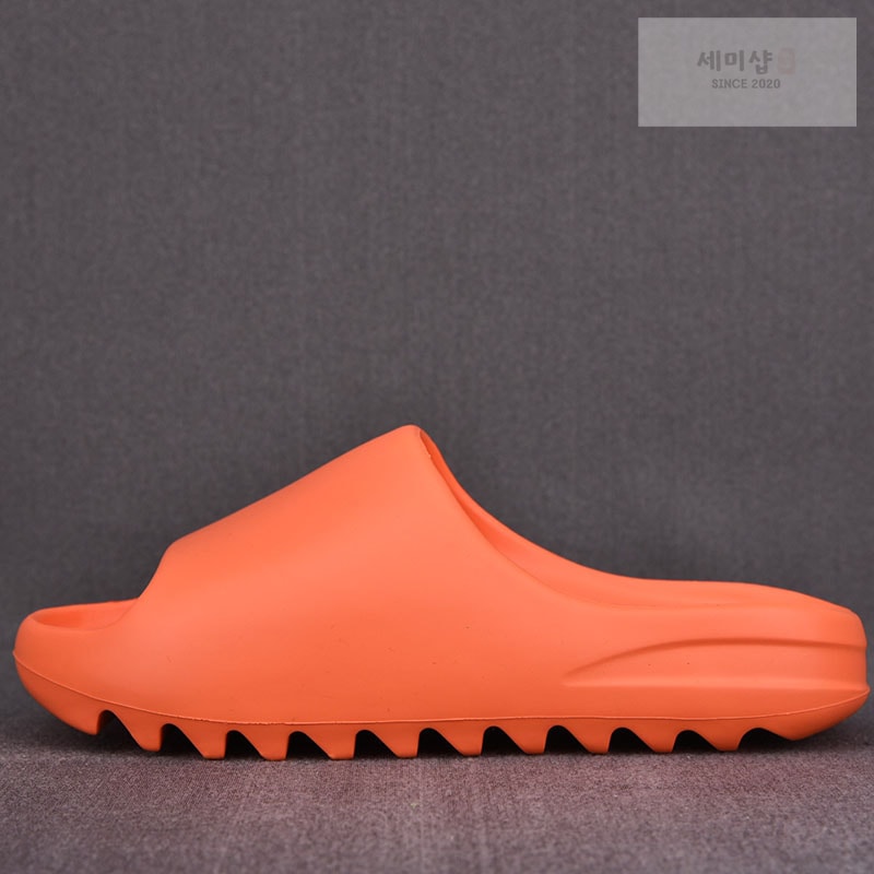 Adidas 아디다스 이지 슬라이드 “ADULTS” Yeezy Slide GZ0953 레플리카 1번 이미지 - 신발 | 세미샵 레플리카 사이트