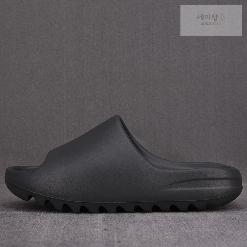 Adidas 아디다스 이지 슬라이드 “ONYX” Yeezy Slide HQ6448 신발 1번 이미지