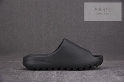 Adidas 아디다스 이지 슬라이드 “ONYX” Yeezy Slide HQ6448 신발 3번 이미지