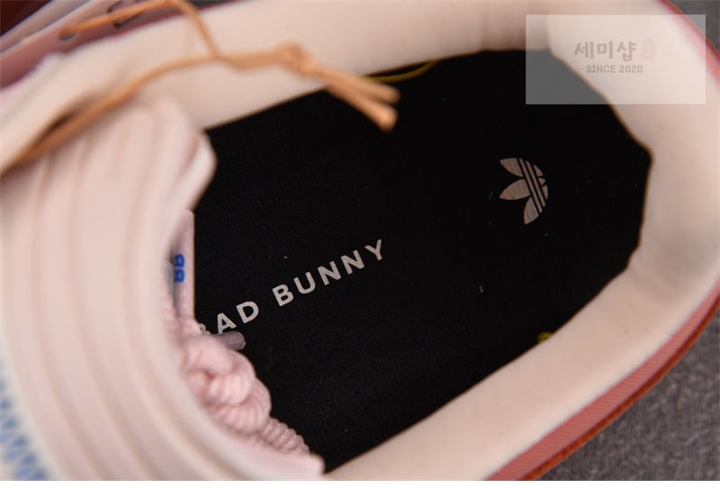 Adidas 아디다스 x 배드 버니 가젤 인도어 카보 로호 JS5052 신발 12번 이미지