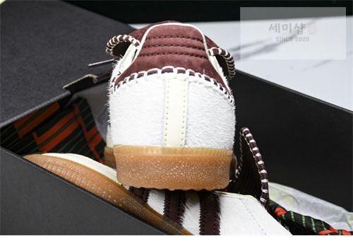 Adidas 아디다스x웨일즈보너 포니 토널 삼바 크림 화이트 미스테리 브라운 스니커즈 신발 4번 이미지