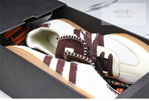 Adidas 아디다스x웨일즈보너 포니 토널 삼바 크림 화이트 미스테리 브라운 스니커즈 신발 29번 이미지