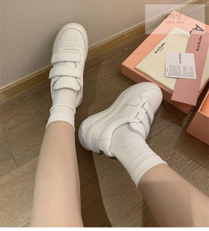 Acne Studios 아크네 24FW 벨크로 스트랩 통굽 스니커즈 신발 2번 이미지