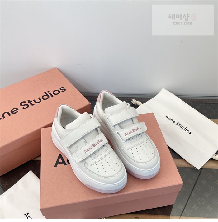 Acne Studios 아크네 24FW 벨크로 스트랩 통굽 스니커즈 신발 3번 이미지