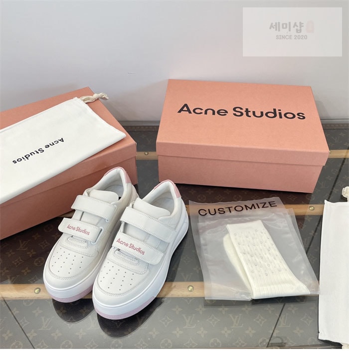 Acne Studios 아크네 24FW 벨크로 스트랩 통굽 스니커즈 신발 4번 이미지