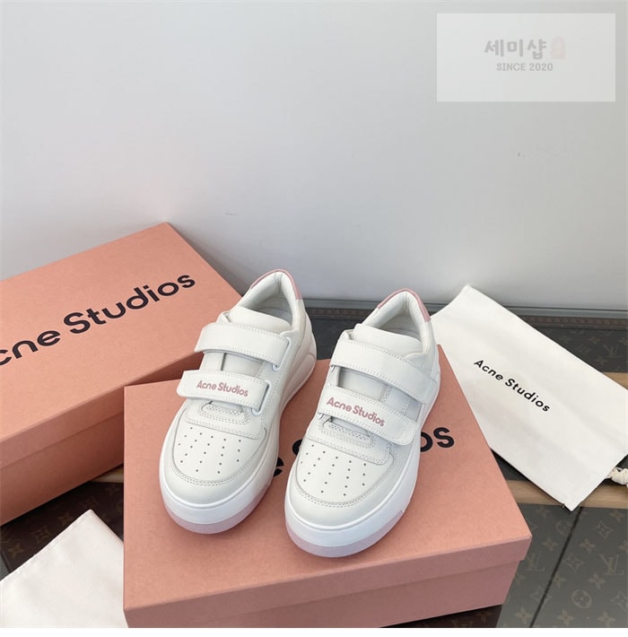 Acne Studios 아크네 24FW 벨크로 스트랩 통굽 스니커즈 신발 5번 이미지