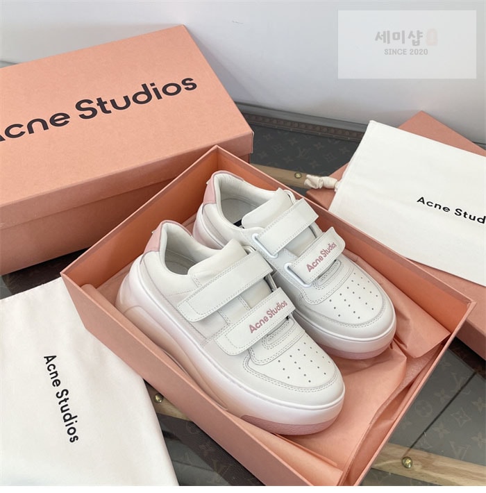 Acne Studios 아크네 24FW 벨크로 스트랩 통굽 스니커즈 신발 6번 이미지