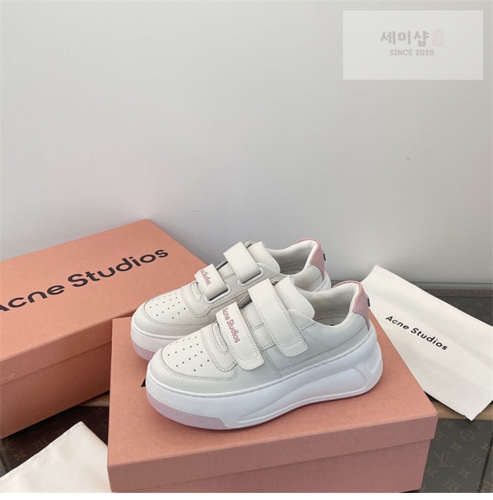 Acne Studios 아크네 24FW 벨크로 스트랩 통굽 스니커즈 신발 8번 이미지