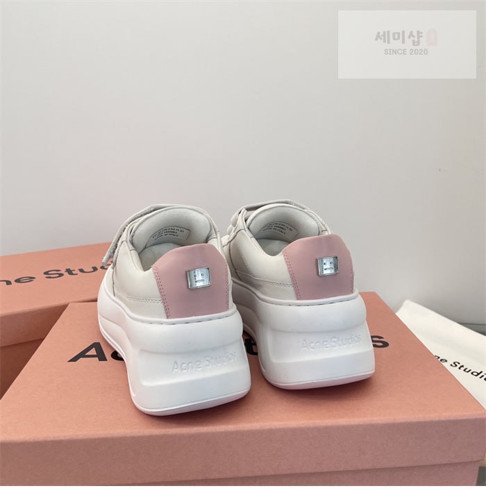 Acne Studios 아크네 24FW 벨크로 스트랩 통굽 스니커즈 신발 9번 이미지