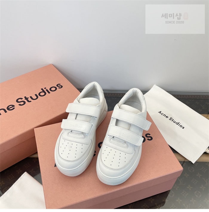 Acne Studios 아크네 24FW 벨크로 스트랩 통굽 스니커즈 신발 13번 이미지