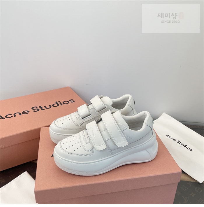 Acne Studios 아크네 24FW 벨크로 스트랩 통굽 스니커즈 신발 15번 이미지