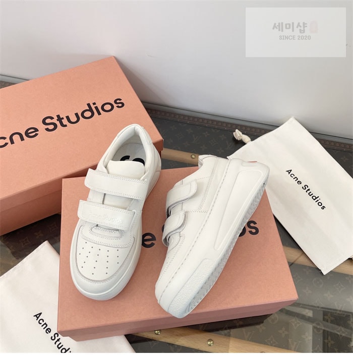 Acne Studios 아크네 24FW 벨크로 스트랩 통굽 스니커즈 신발 18번 이미지