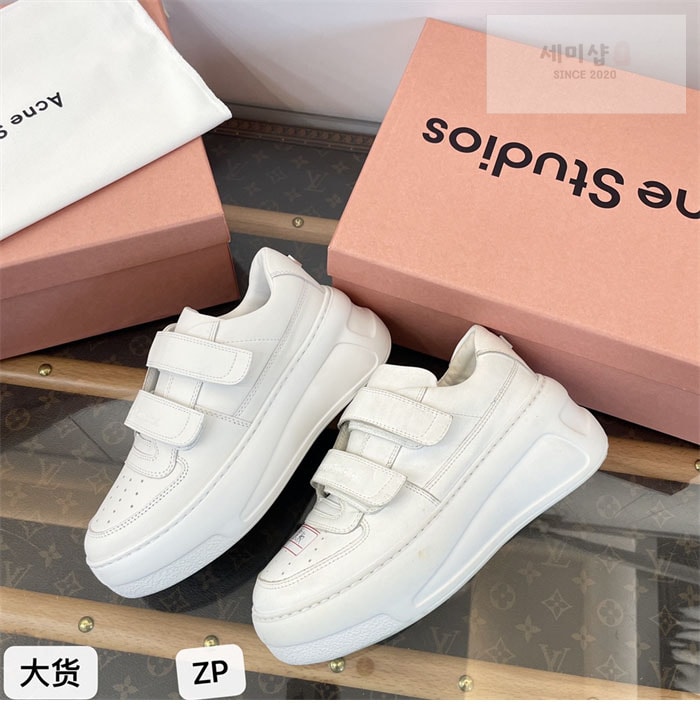 Acne Studios 아크네 24FW 벨크로 스트랩 통굽 스니커즈 신발 21번 이미지