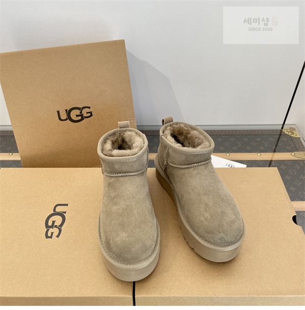 U G G 어그 클래식 울트라 미니 부츠 신발 4번 이미지