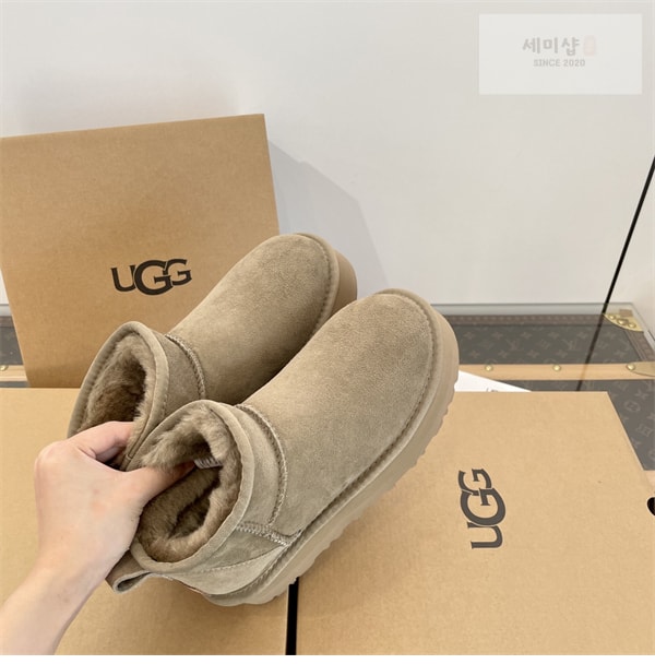 U G G 어그 클래식 울트라 미니 부츠 신발 11번 이미지