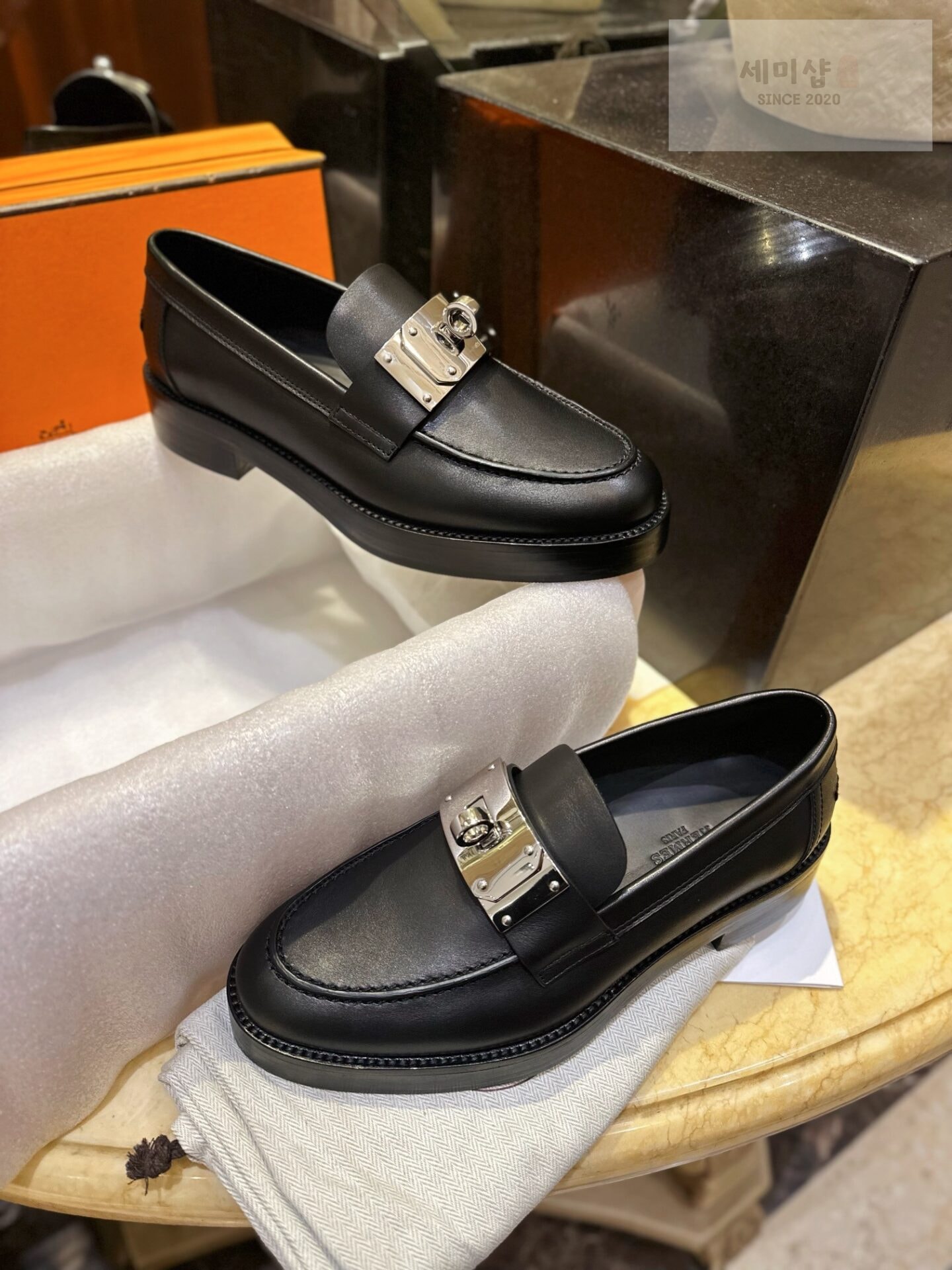 Hermes 에르메스 오버사이즈 KELLY 버클 핫 로퍼 “35SIZE – 40SIZE” 신발 9번 이미지