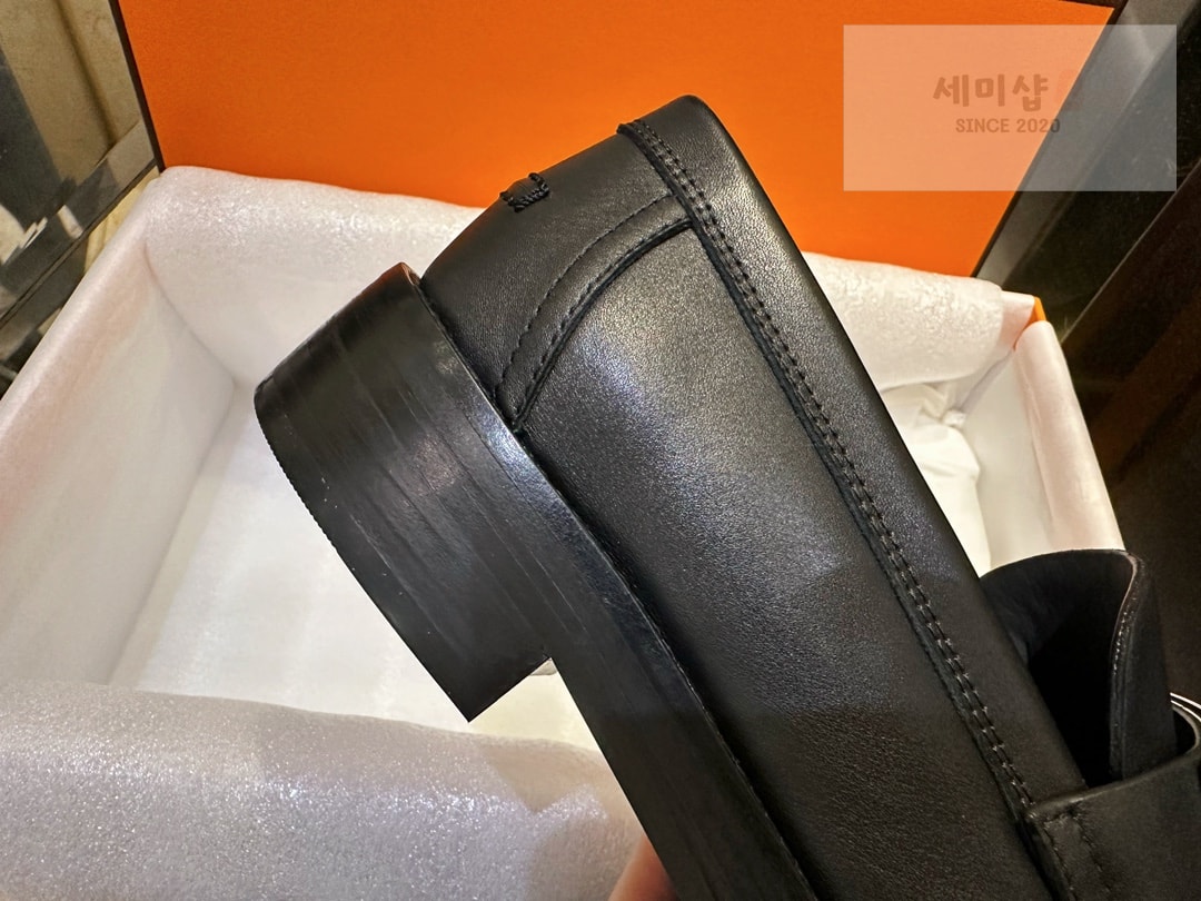 Hermes 에르메스 오버사이즈 KELLY 버클 핫 로퍼 “35SIZE – 40SIZE” 신발 2번 이미지