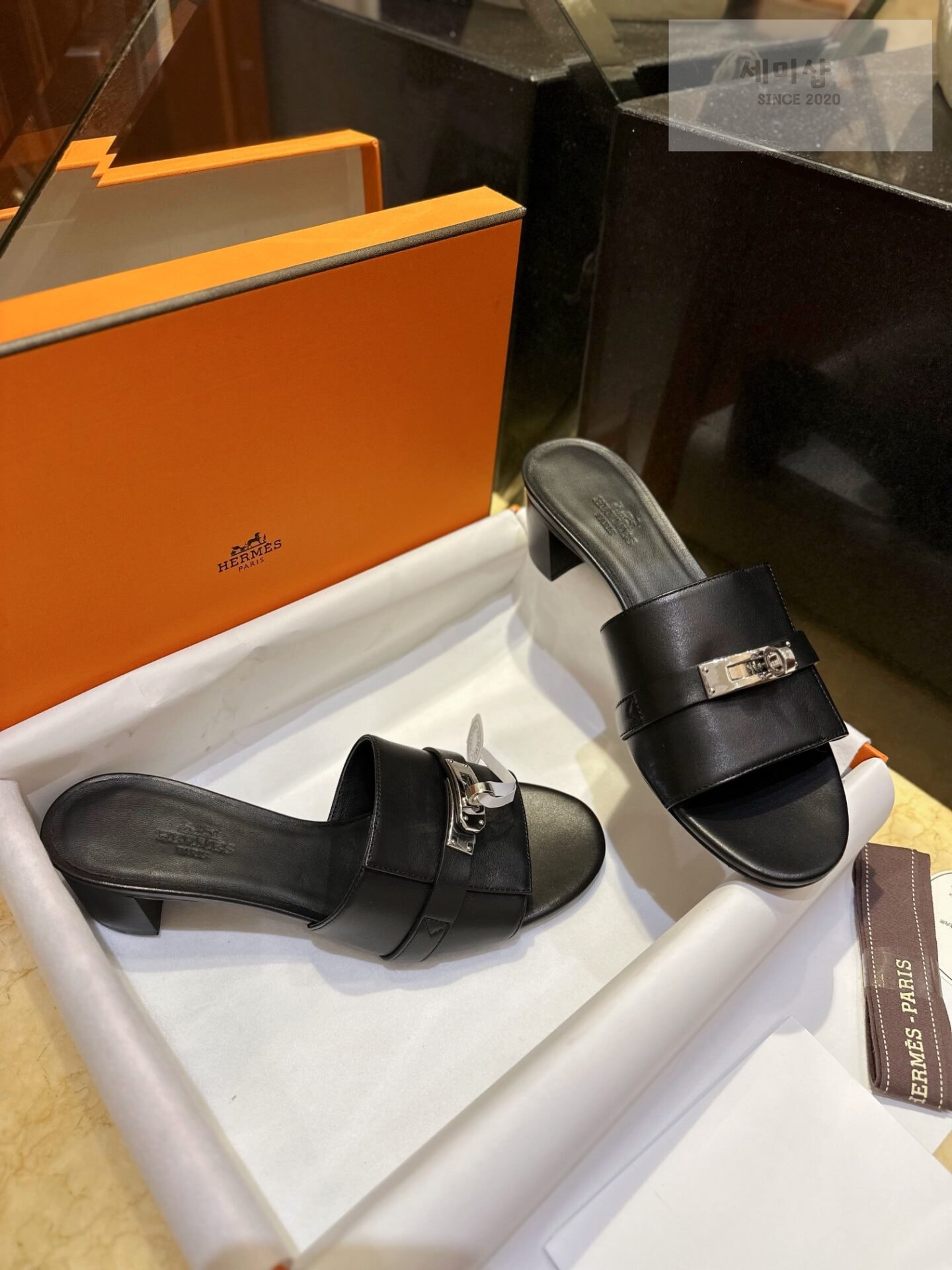 Hermes 에르메스 우먼 GIGI 켈리 뮬 샌들 “35SIZE – 41SIZE” 신발 2번 이미지