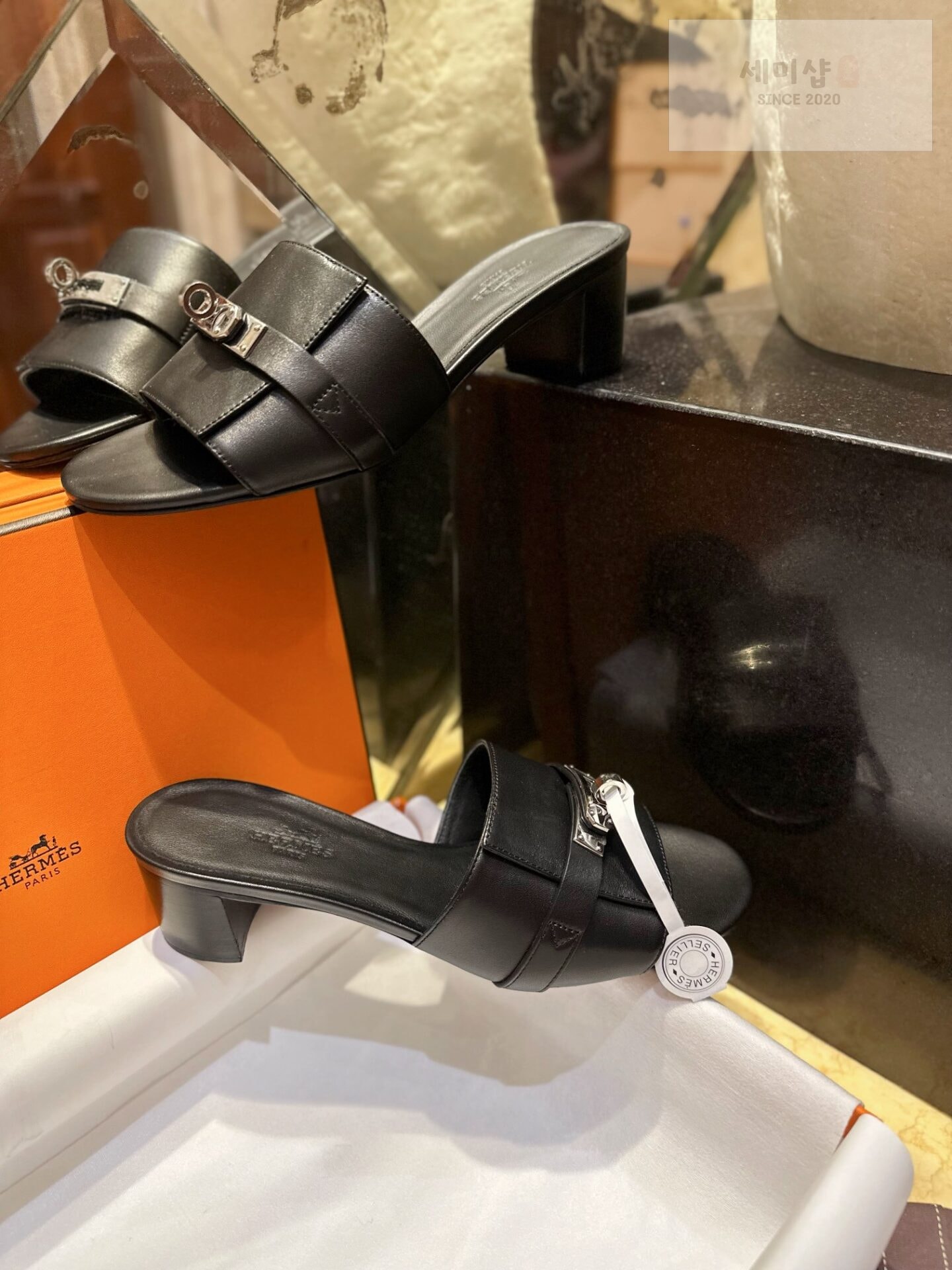 Hermes 에르메스 우먼 GIGI 켈리 뮬 샌들 “35SIZE – 41SIZE” 신발 17번 이미지