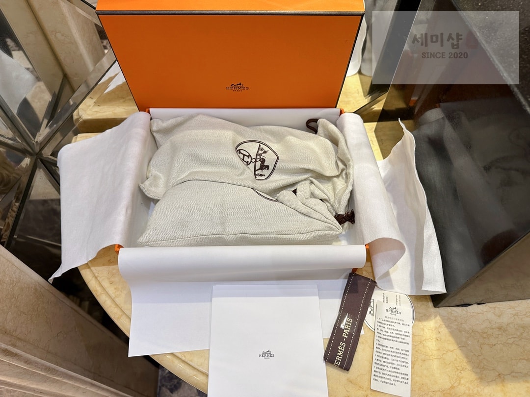 Hermes 에르메스 우먼 GIGI 켈리 뮬 샌들 “35SIZE – 41SIZE” 신발 19번 이미지