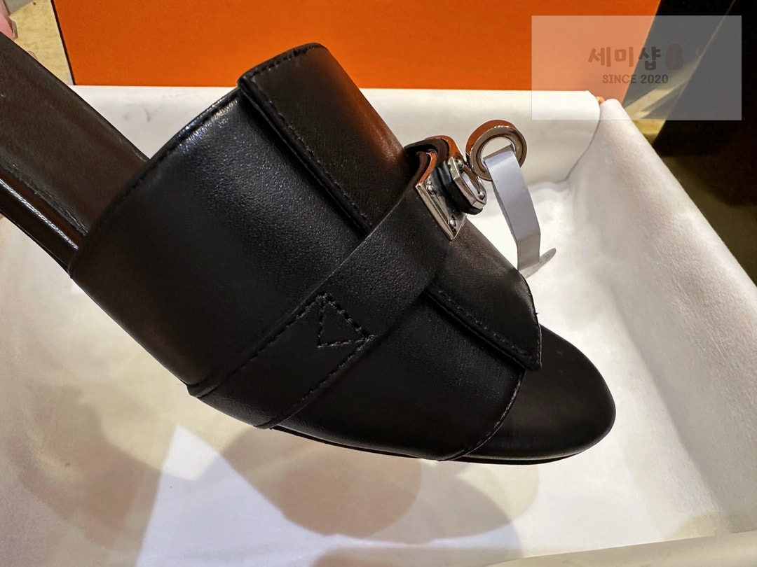 Hermes 에르메스 우먼 GIGI 켈리 뮬 샌들 “35SIZE – 41SIZE” 신발 20번 이미지