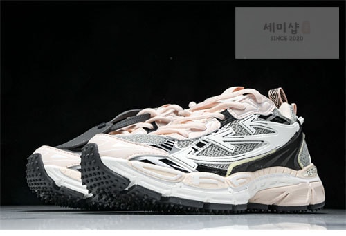 Off White 오프화이트 비 라이트 스니커즈 신발 13번 이미지