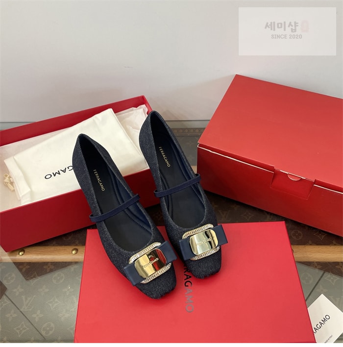 Ferragamo 페레가모 뉴 바라 플레이트 발레플랫 신발 26번 이미지