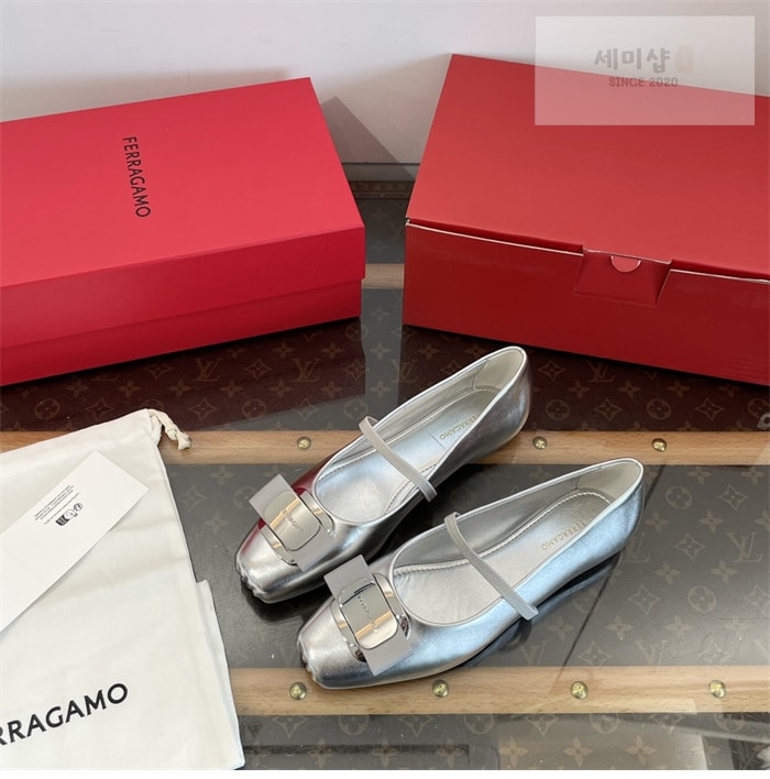 Ferragamo 페레가모 뉴 바라 플레이트 발레플랫 신발 15번 이미지
