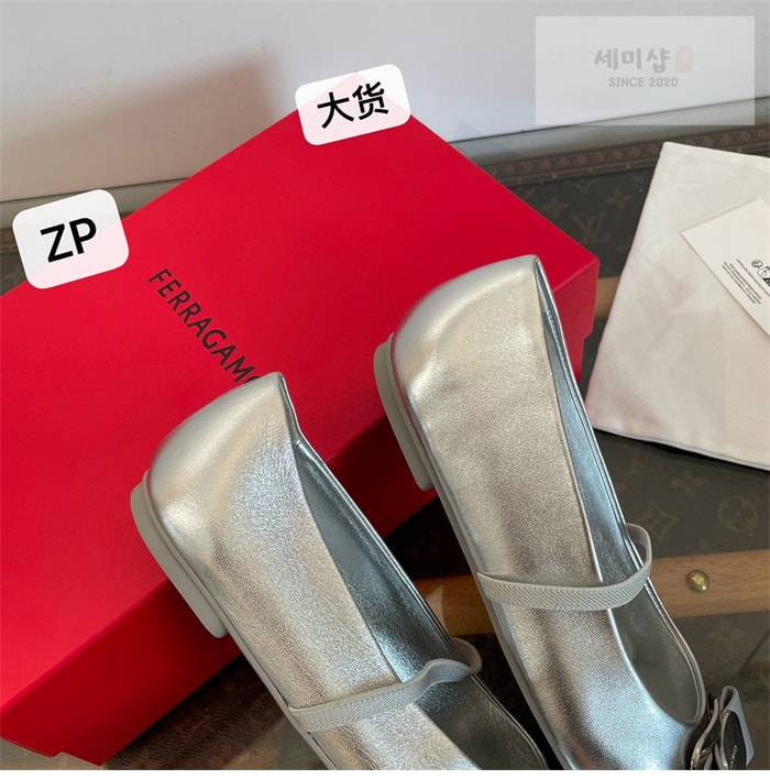Ferragamo 페레가모 뉴 바라 플레이트 발레플랫 신발 26번 이미지