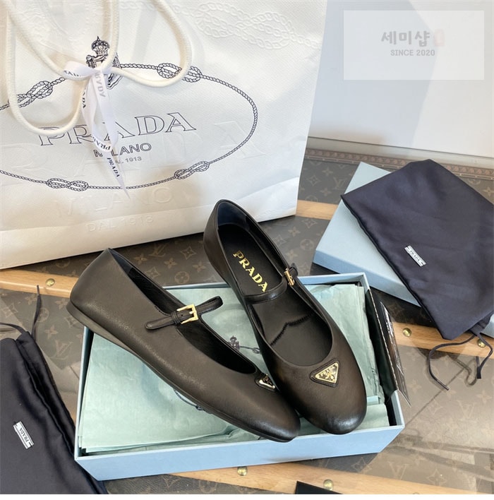 P R A D A 프라다 나파 가죽 발레리나 슈즈 브라운 신발 13번 이미지