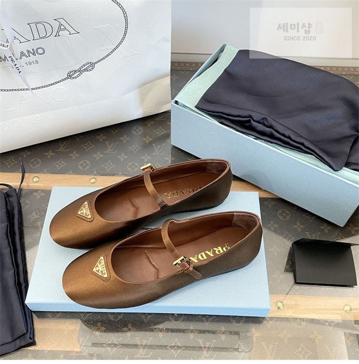 P R A D A 프라다 나파 가죽 발레리나 슈즈 브라운 신발 18번 이미지