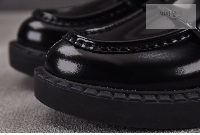 P R A D A 프라다 초콜릿 브러쉬드 페이턴트 로퍼 신발 13번 이미지