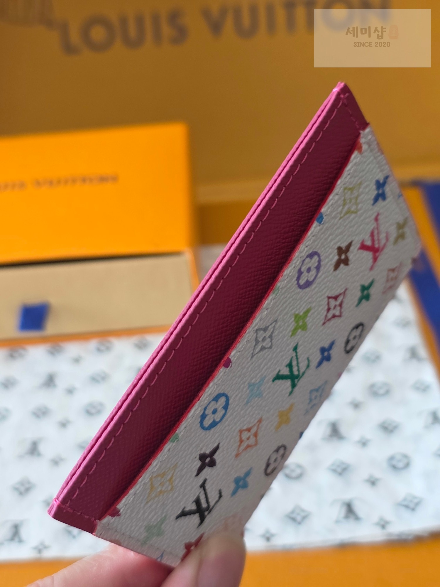Louis Vuitton 루이비통 포르트 카르트 심플 모노그램 멀티컬러 화이트 멀티컬러 지갑 5번 이미지