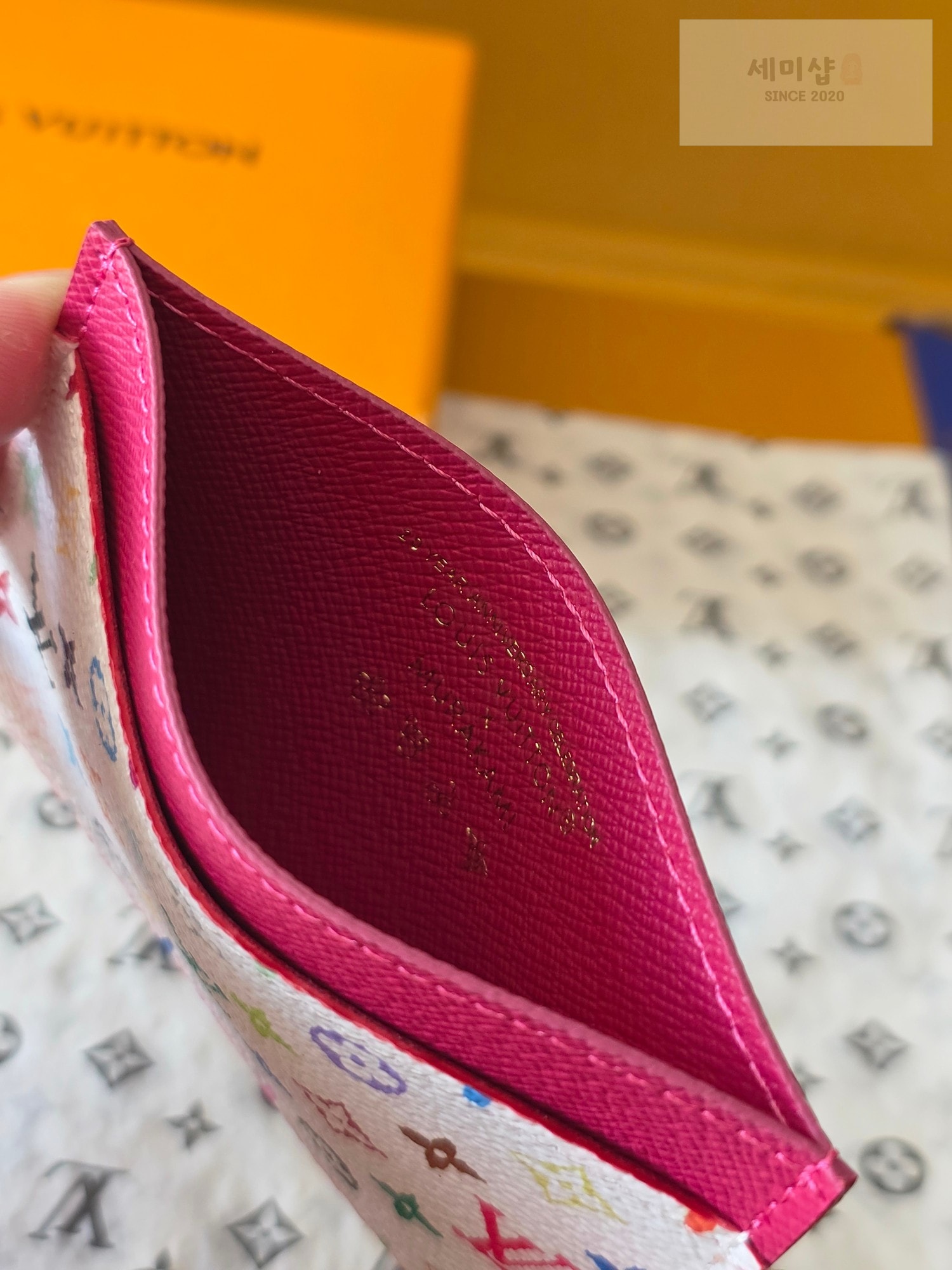 Louis Vuitton 루이비통 포르트 카르트 심플 모노그램 멀티컬러 화이트 멀티컬러 지갑 6번 이미지