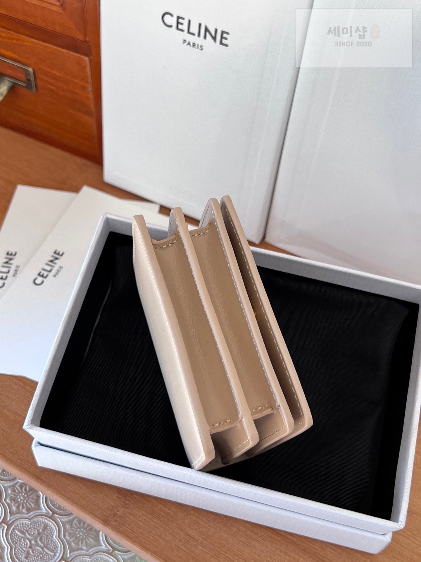 셀린느 셀린느 트리오페 컴팩트 월릿 화이트 ( 금장 ) 지갑 13번 이미지