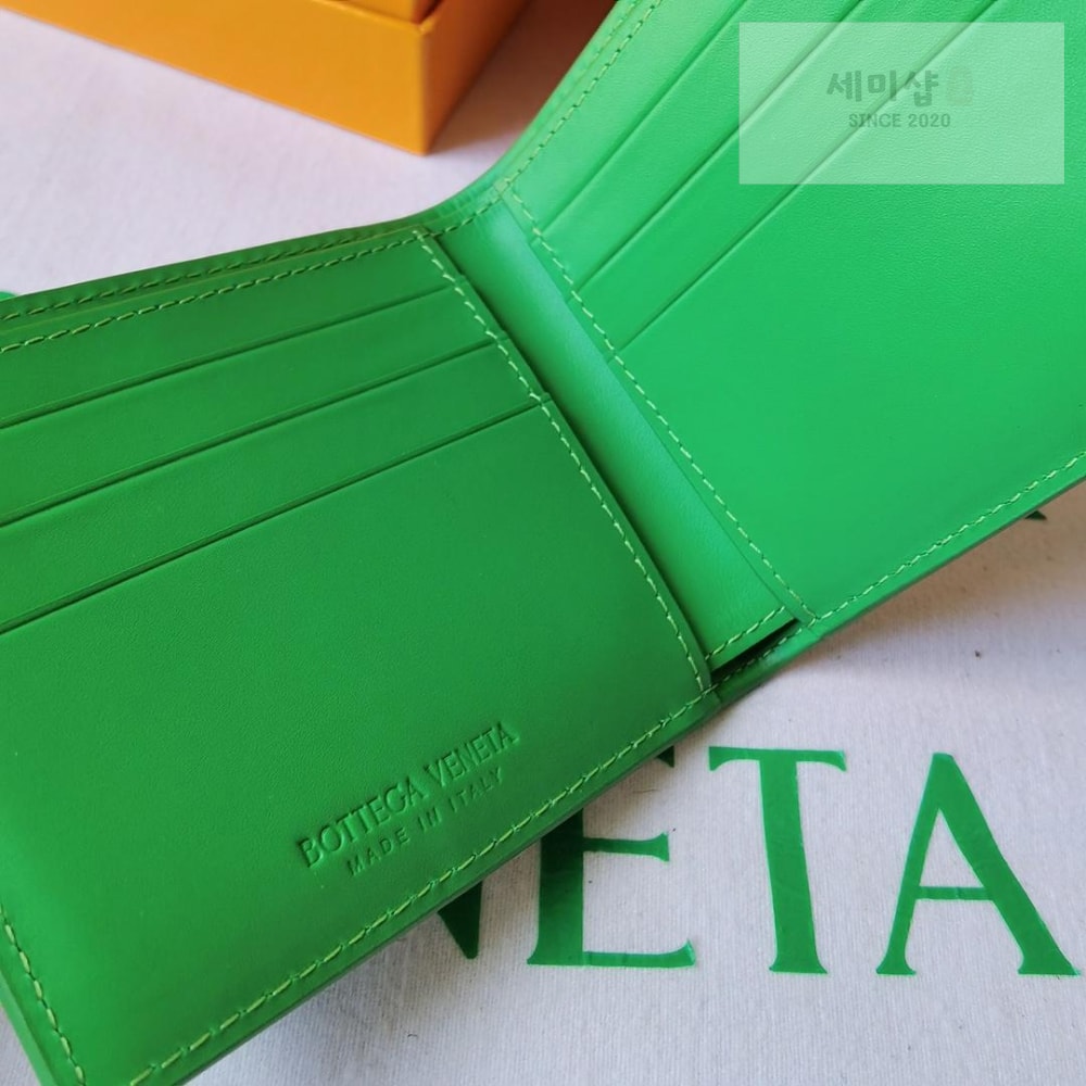 Bottega Veneta Bottega Veneta Casset Bi Fold Wallet 지갑 24번 이미지