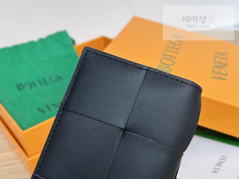 Bottega Veneta Bottega Veneta Cassete Flap Card Case 지갑 20번 이미지
