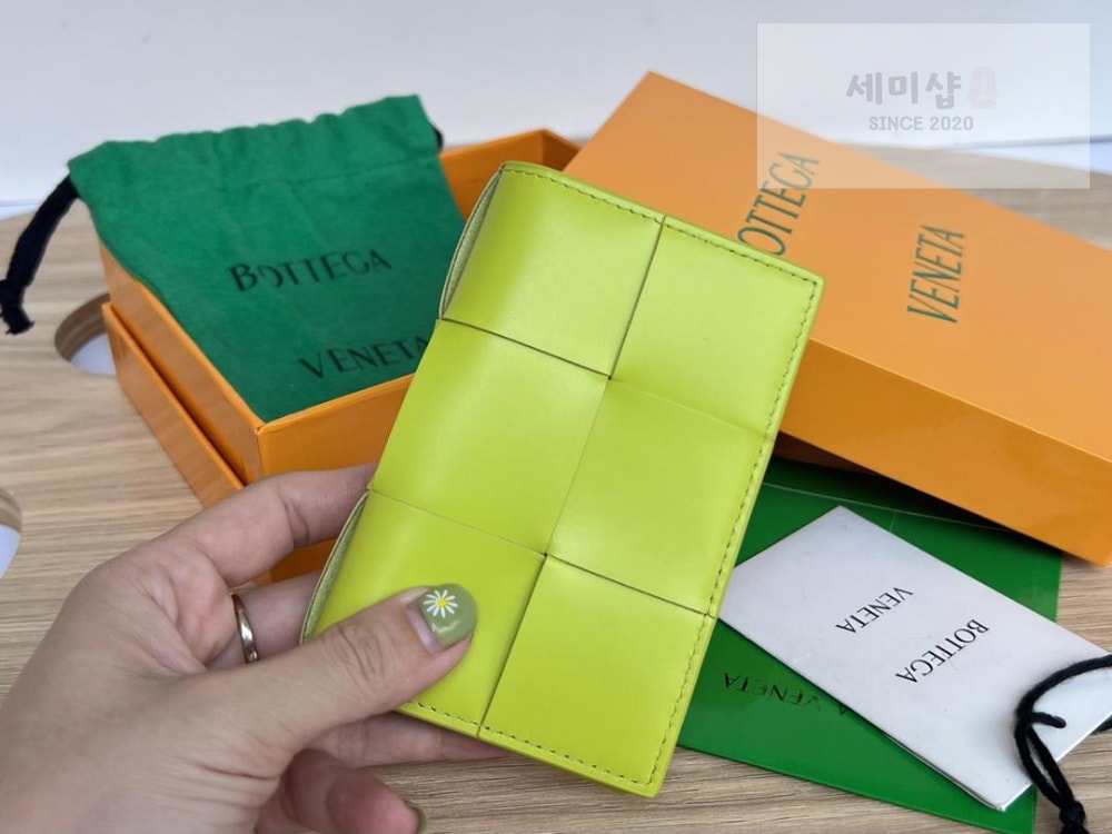 Bottega Veneta Bottega Veneta Cassete Flap Card Case 지갑 32번 이미지