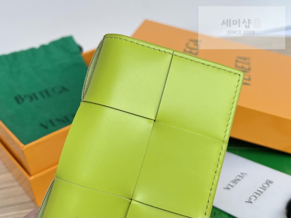 Bottega Veneta Bottega Veneta Cassete Flap Card Case 지갑 33번 이미지